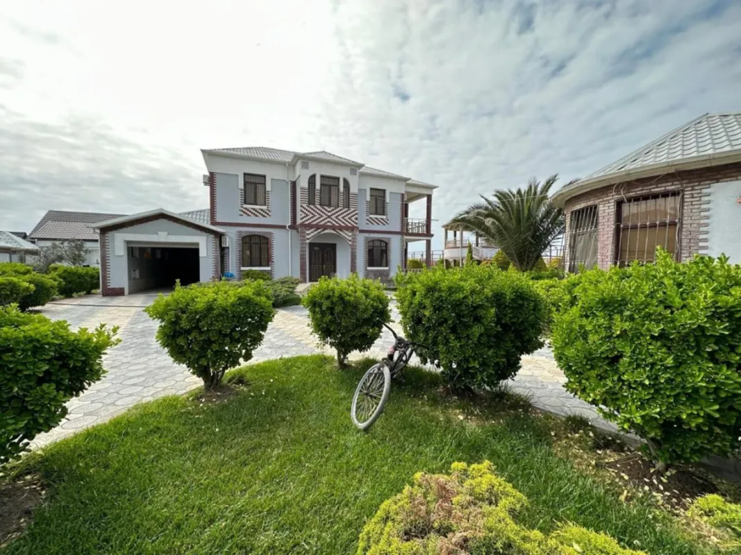 Kirayə verilir 6 otaqlı həyət evi 400 m²