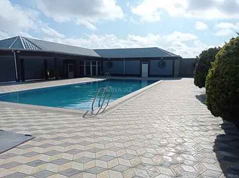 Kirayə verilir 6 otaqlı həyət evi 400 m²