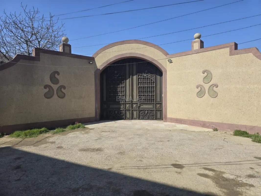 Satılır 6 otaqlı həyət evi 360 m²