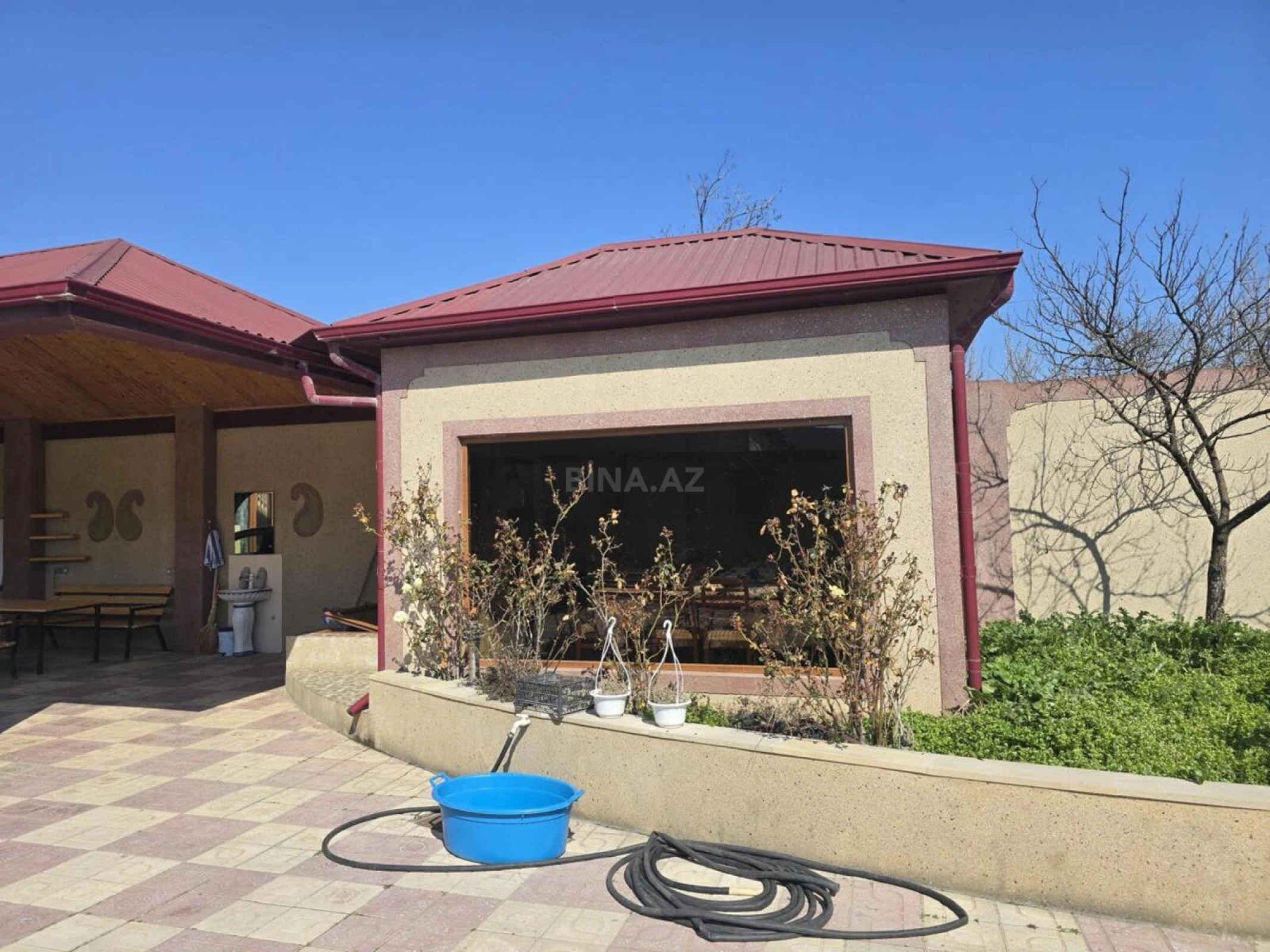 Satılır 6 otaqlı həyət evi 360 m²