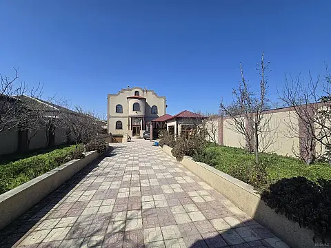 Satılır 6 otaqlı həyət evi 360 m²