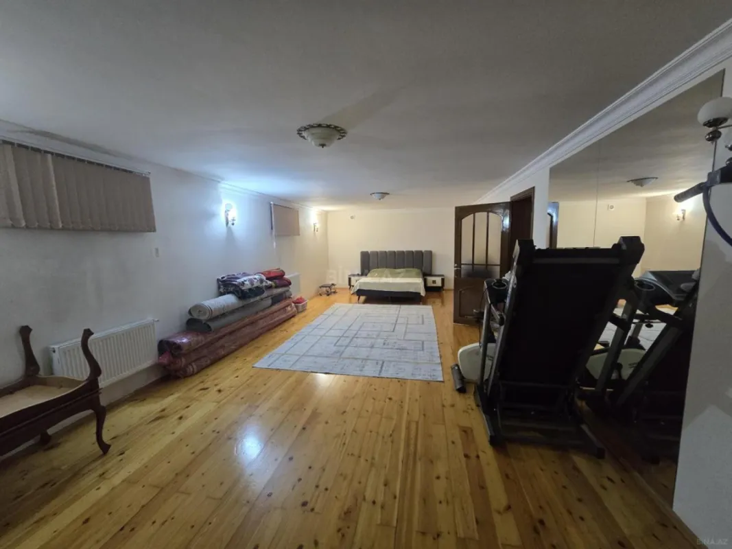 Satılır 6 otaqlı həyət evi 360 m²