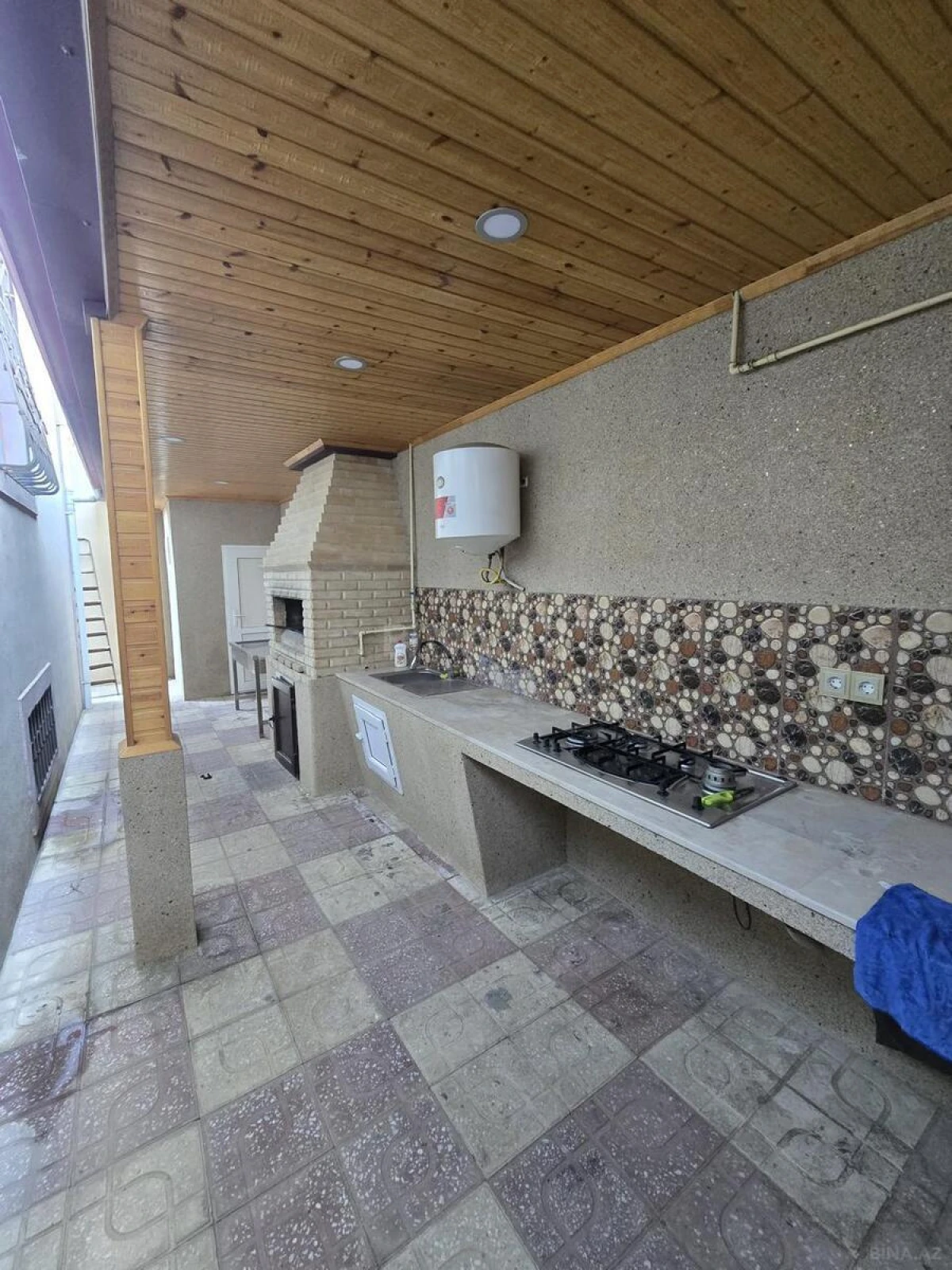 Satılır 6 otaqlı həyət evi 360 m²