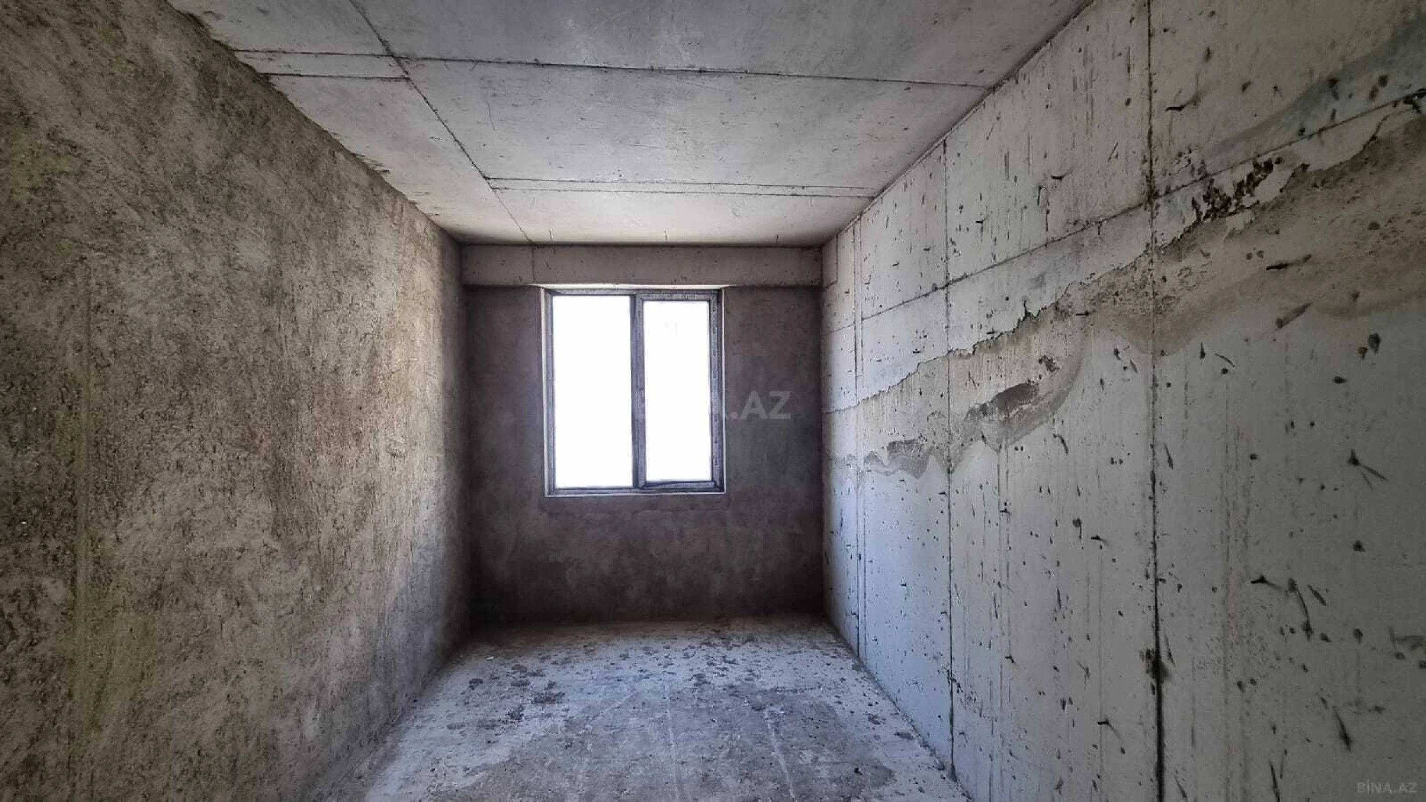 Satılır 2 otaqlı mənzil 82 m²