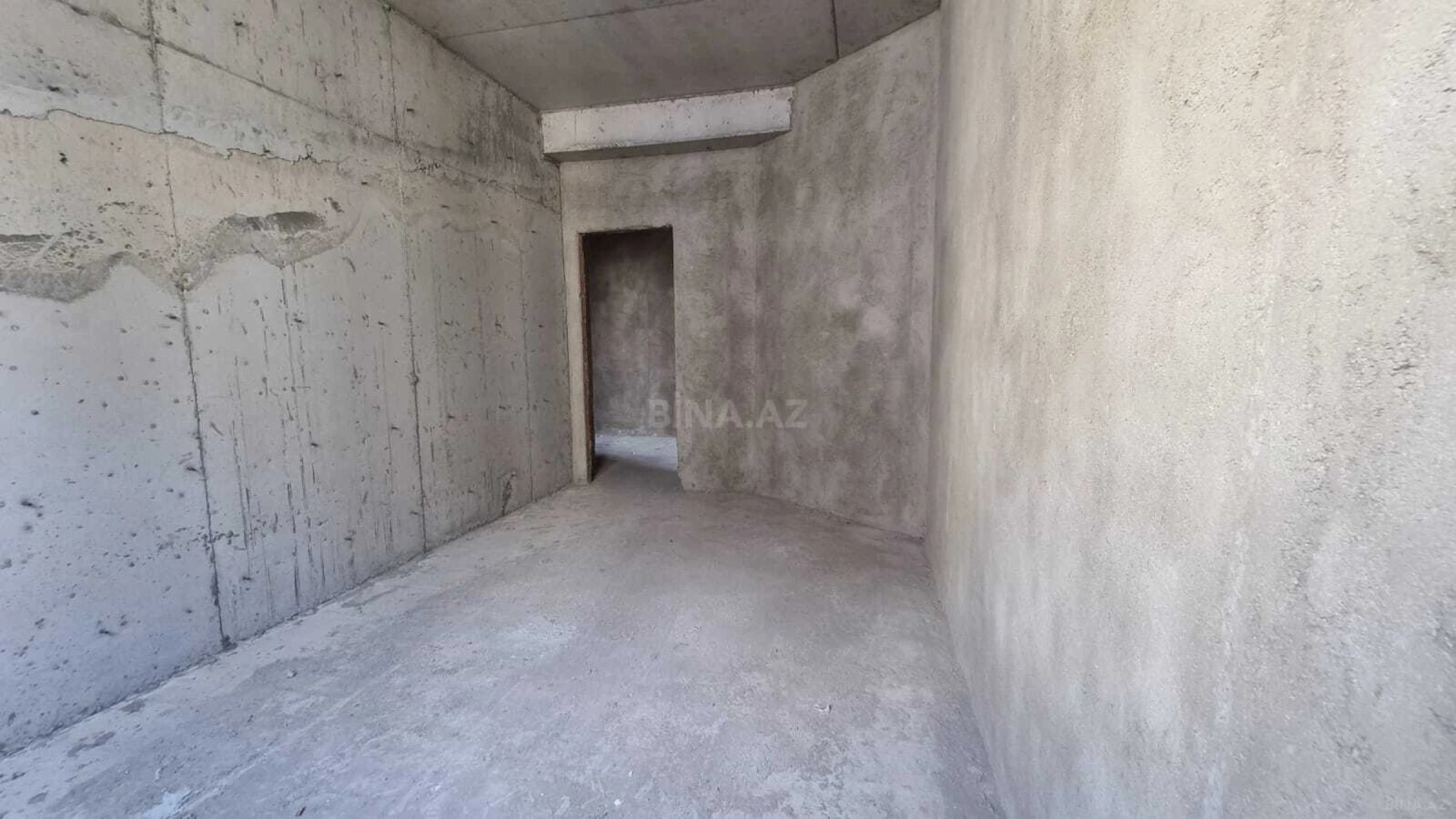 Satılır 2 otaqlı mənzil 82 m²