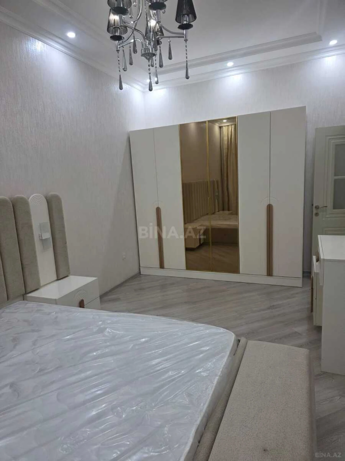 Kirayə verilir 3 otaqlı mənzil 100 m²