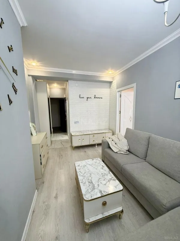 Kirayə verilir 2 otaqlı mənzil 45 m²