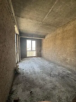 Satılır 4 otaqlı mənzil 147 m²