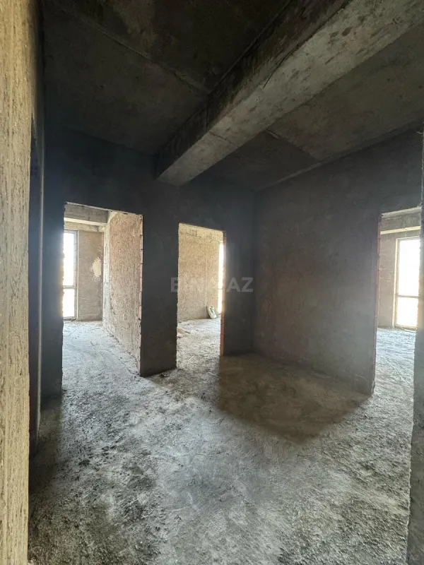 Satılır 4 otaqlı mənzil 147 m²