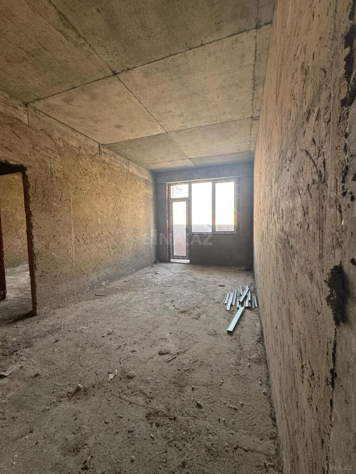 Satılır 4 otaqlı mənzil 147 m²