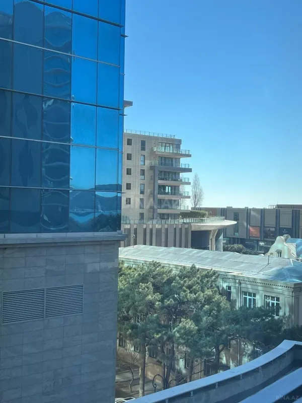 Kirayə verilir 2 otaqlı mənzil 75 m²