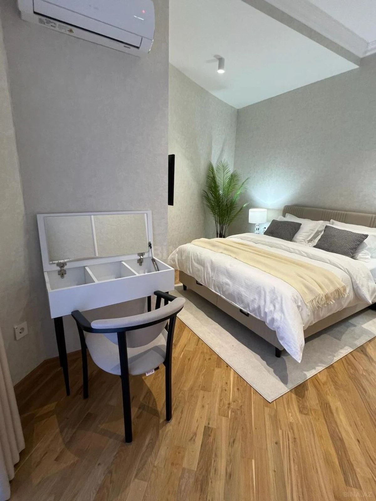 Kirayə verilir 2 otaqlı mənzil 75 m²