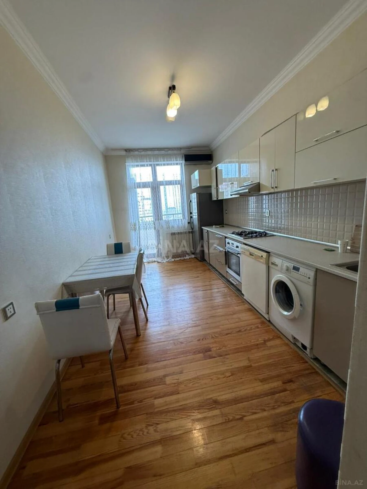 Satılır 3 otaqlı mənzil 124 m²