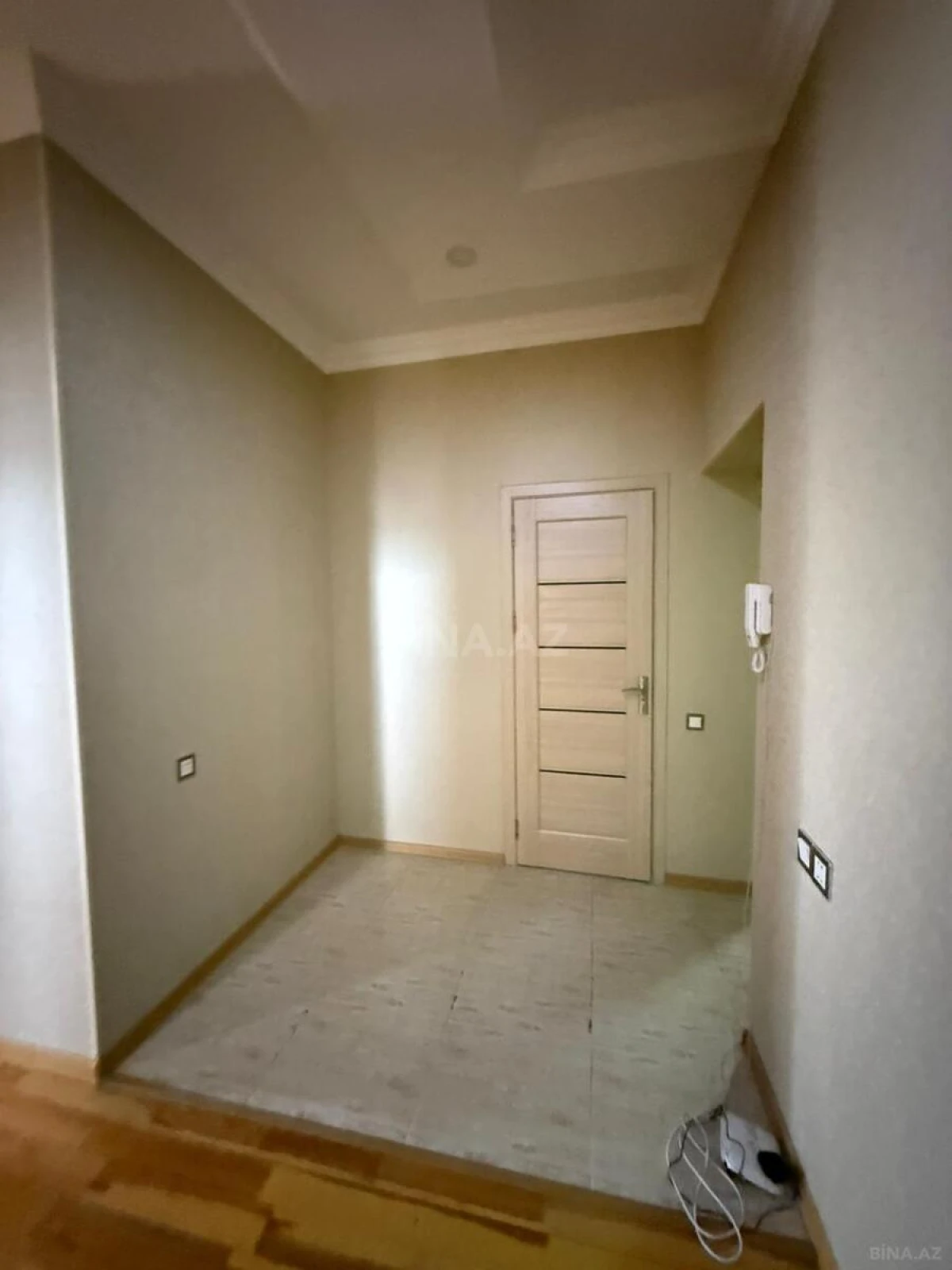 Satılır 3 otaqlı mənzil 124 m²