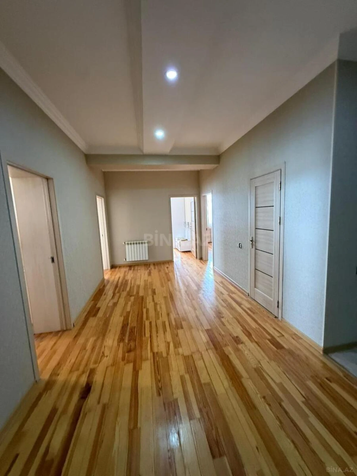 Satılır 3 otaqlı mənzil 124 m²