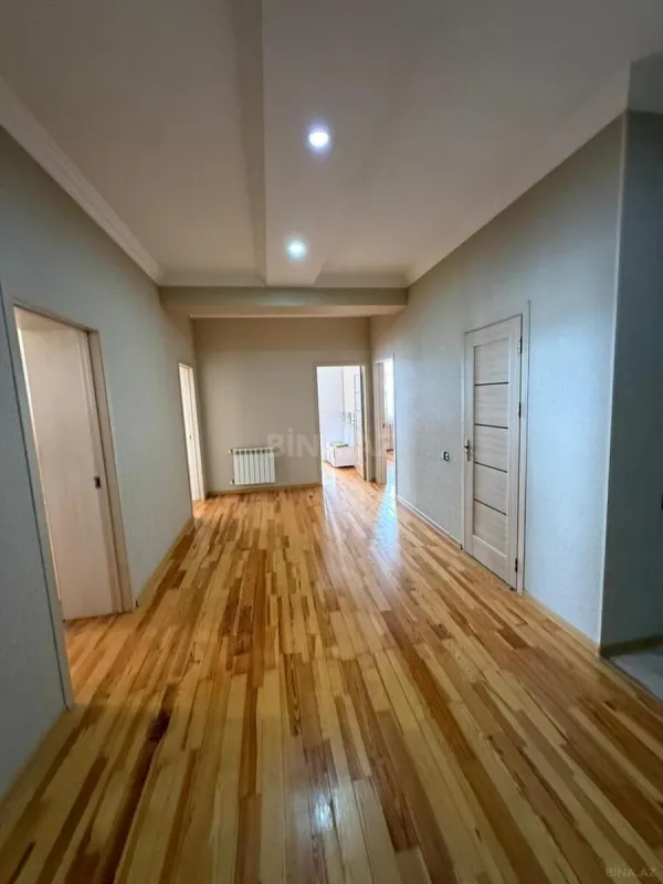 Satılır 3 otaqlı mənzil 124 m²