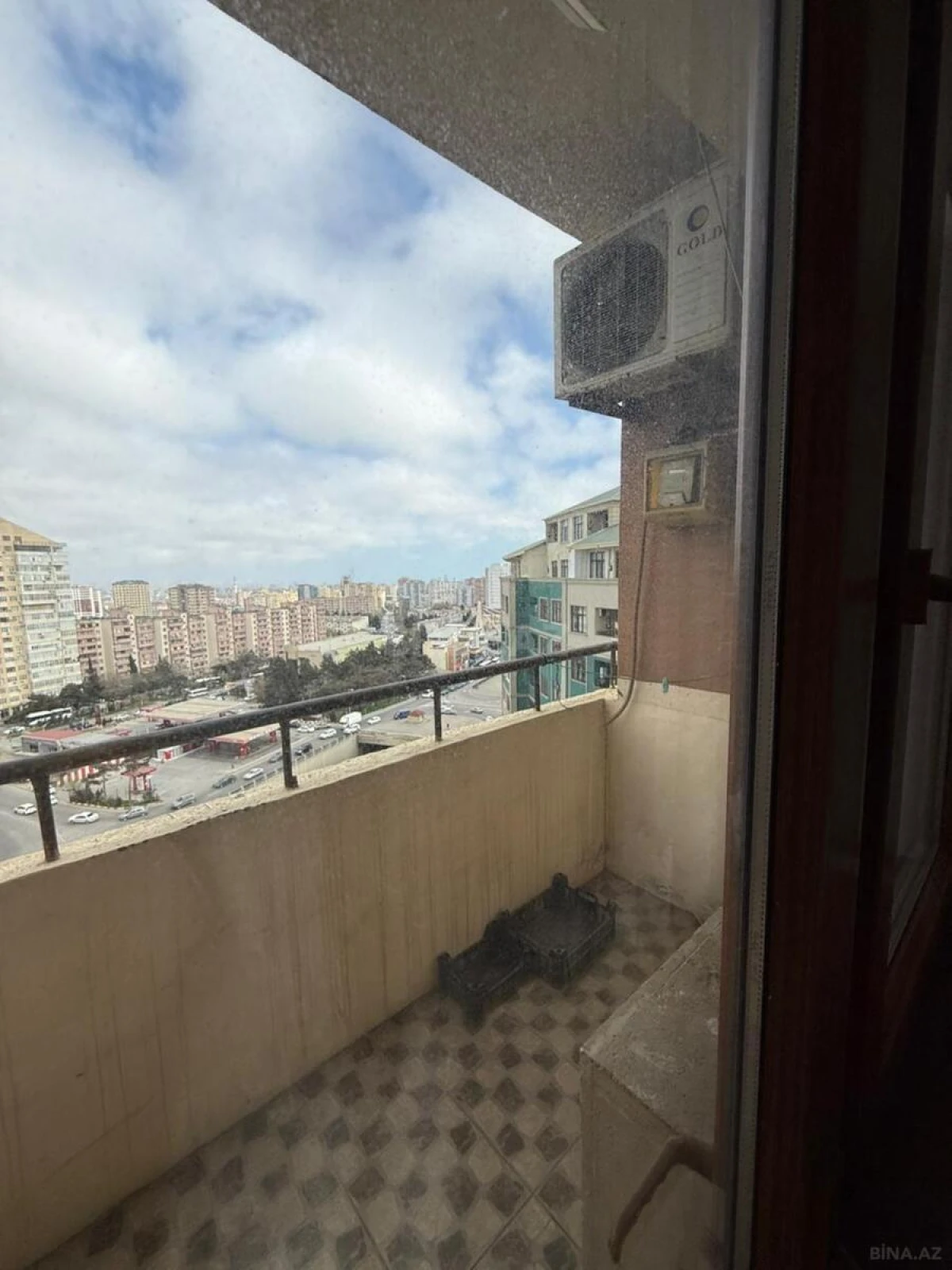 Satılır 3 otaqlı mənzil 124 m²