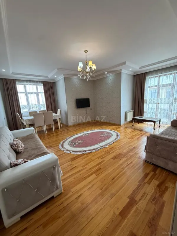 Satılır 3 otaqlı mənzil 124 m²
