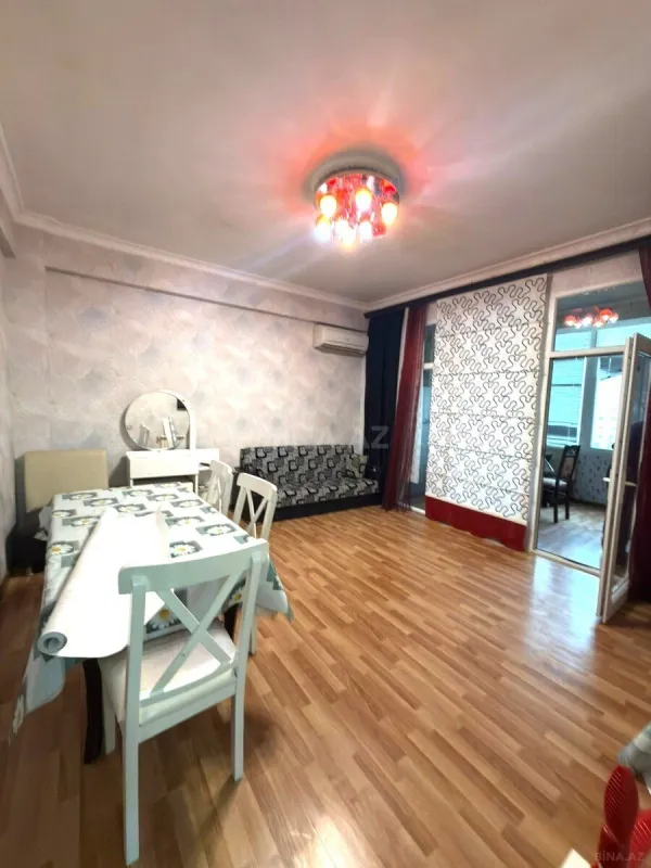 Kirayə verilir 2 otaqlı mənzil 60 m²