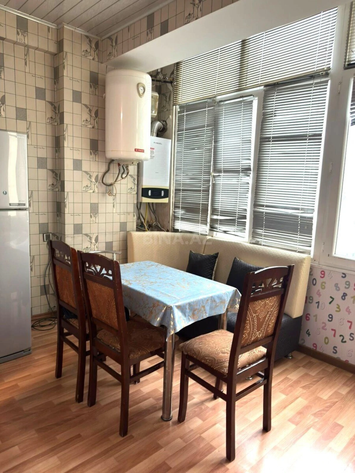 Kirayə verilir 2 otaqlı mənzil 60 m²