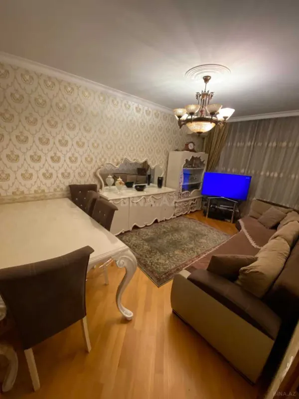 Kirayə verilir 2 otaqlı mənzil 70 m²