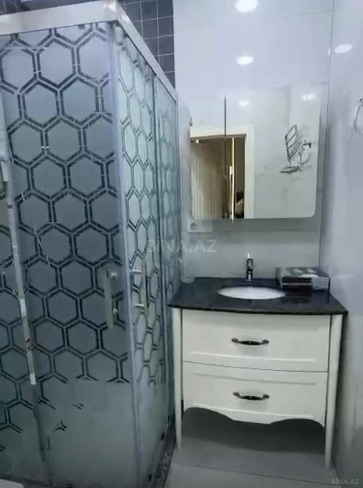 Kirayə verilir 4 otaqlı mənzil 85 m²