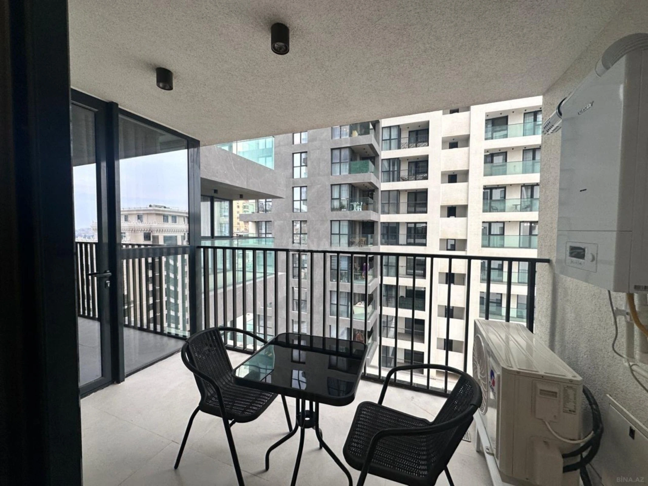 Kirayə verilir 4 otaqlı mənzil 85 m²