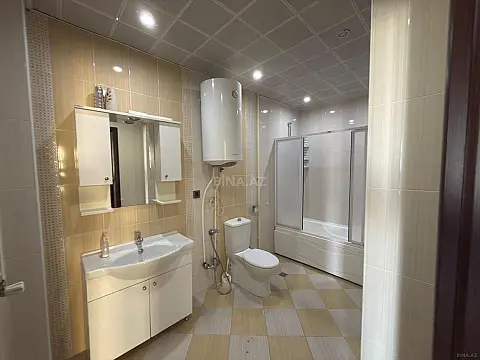 Satılır 4 otaqlı mənzil 212 m²