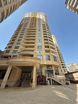 Satılır 4 otaqlı mənzil 212 m² — Bakı, Nizami 4 otaq 212.00 m²