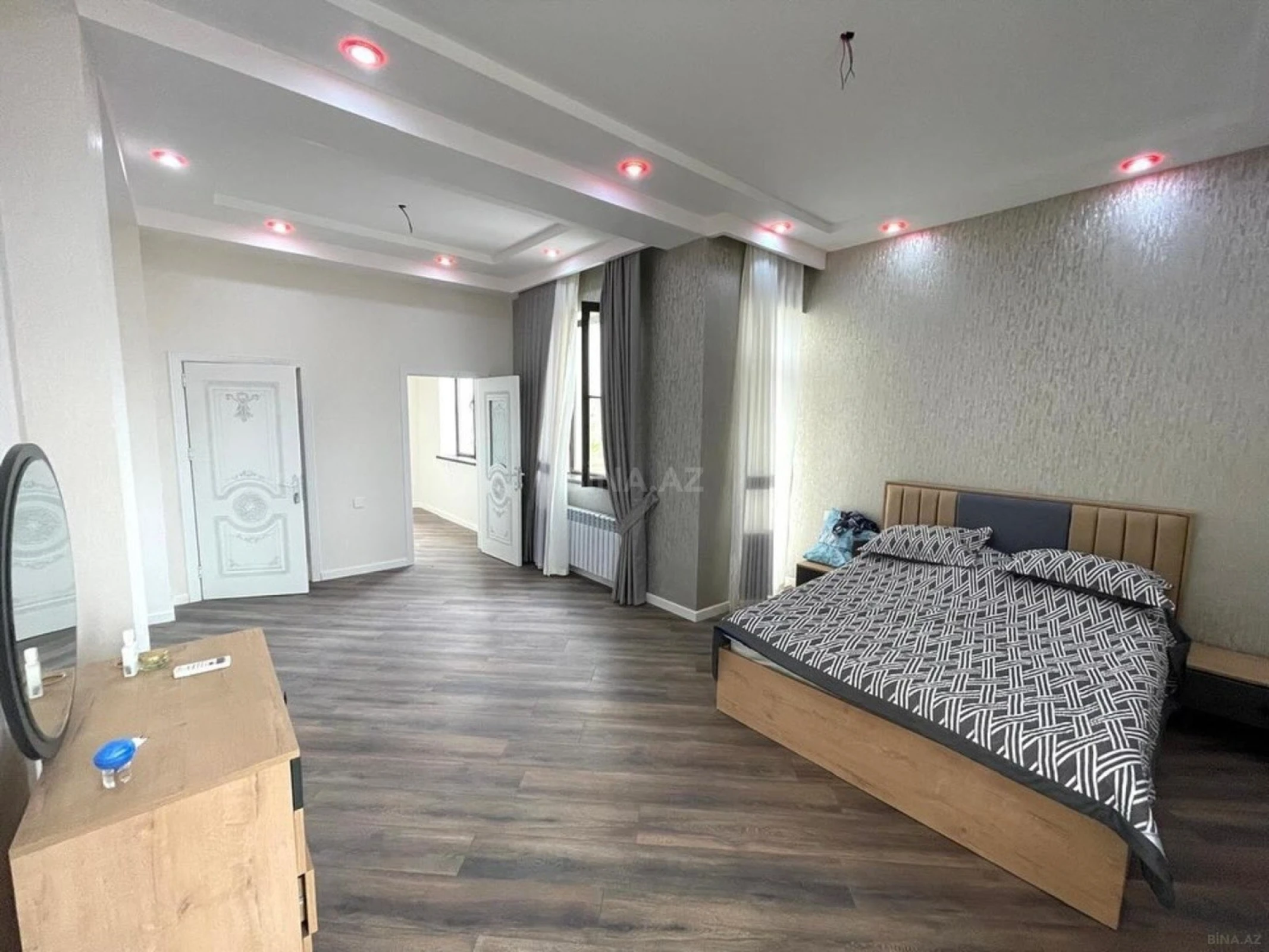 Kirayə verilir 5 otaqlı həyət evi 360 m²