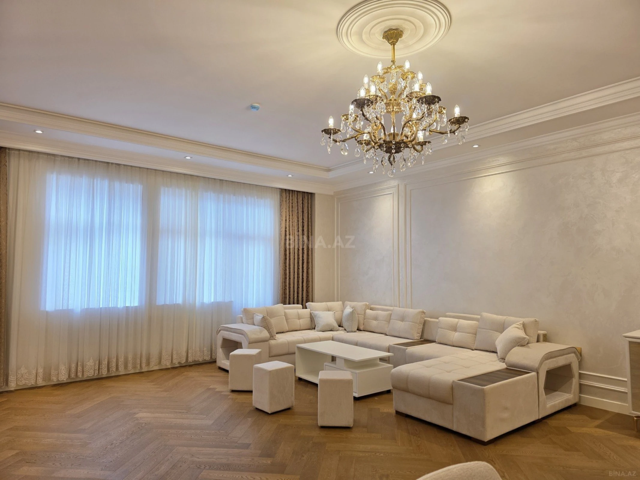 Kirayə verilir 3 otaqlı mənzil 170 m²