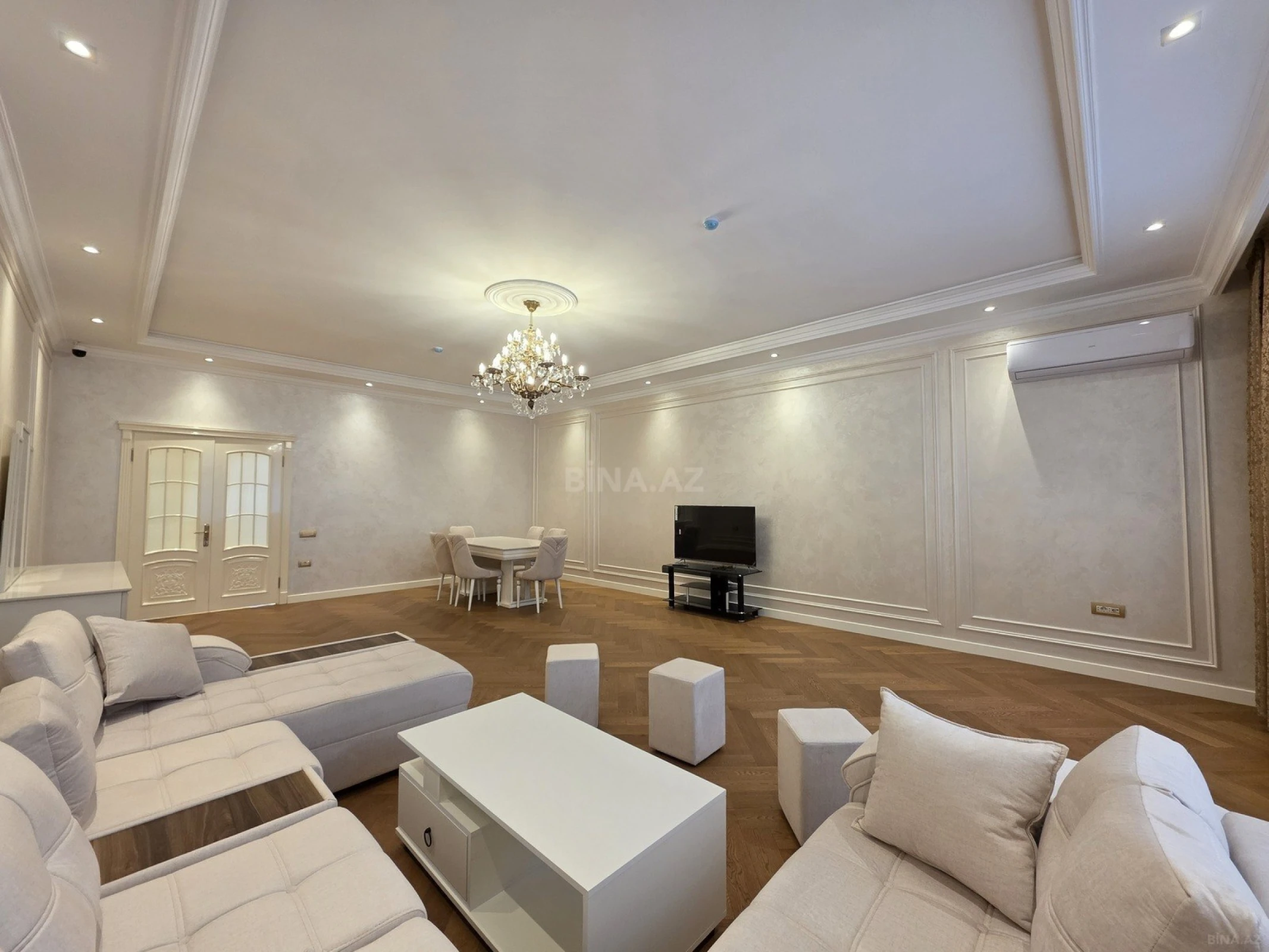 Kirayə verilir 3 otaqlı mənzil 170 m²