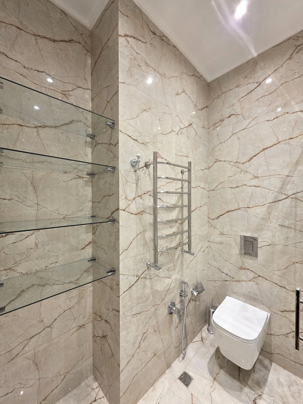 Kirayə verilir 3 otaqlı mənzil 170 m²