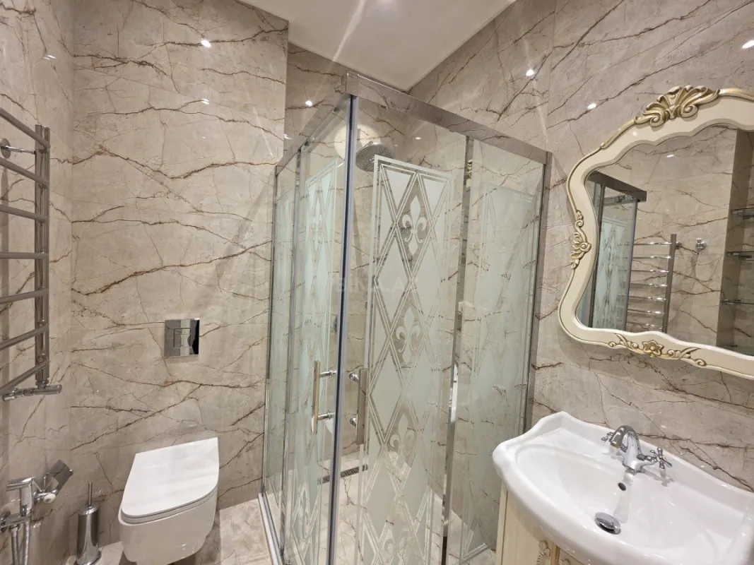 Kirayə verilir 3 otaqlı mənzil 170 m²
