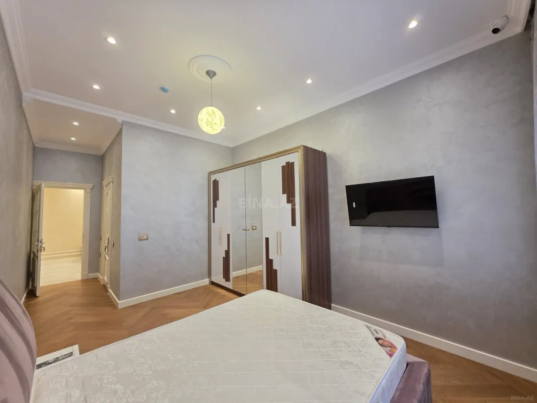 Kirayə verilir 3 otaqlı mənzil 170 m²