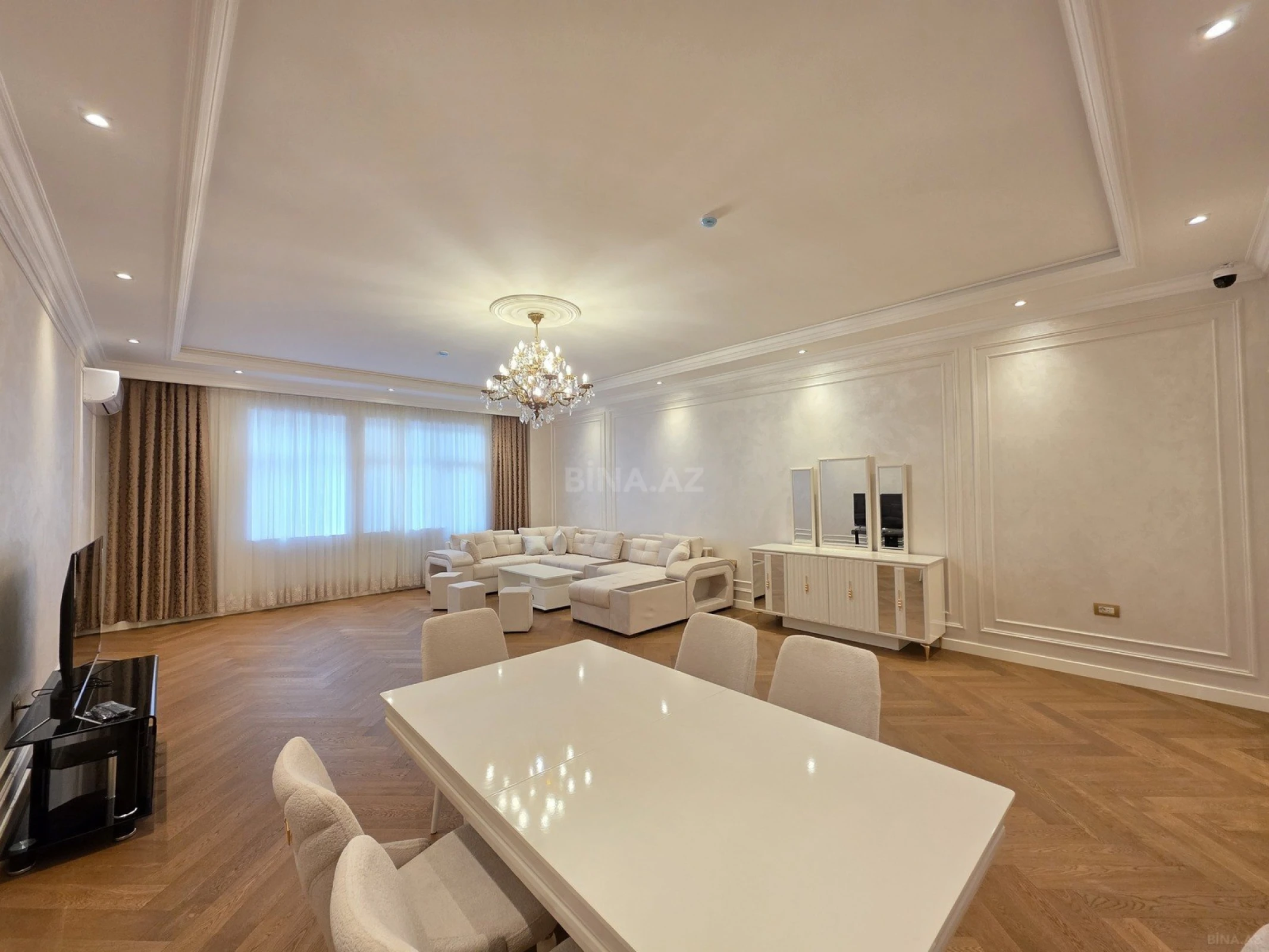 Kirayə verilir 3 otaqlı mənzil 170 m²
