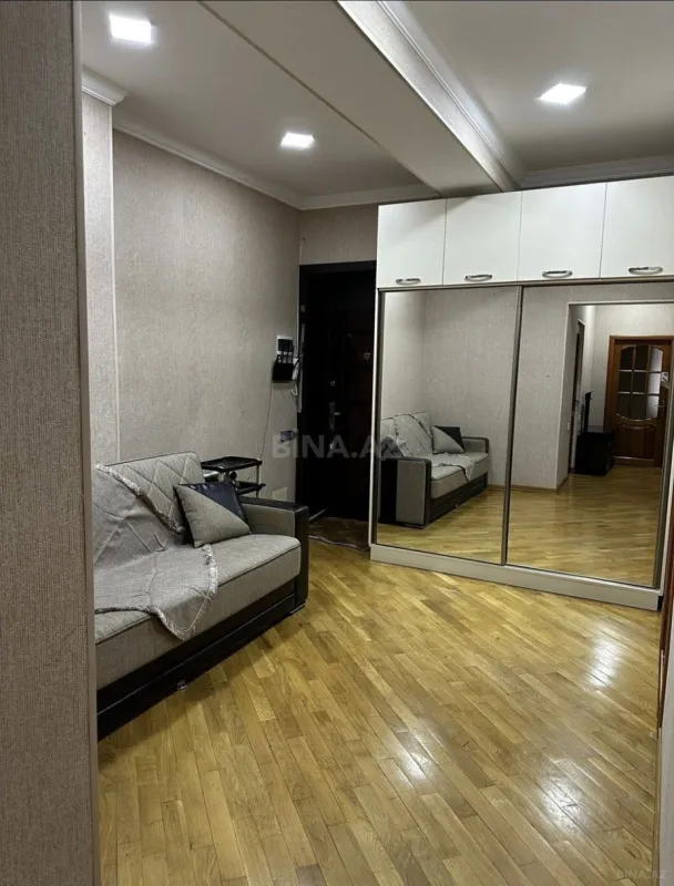 Satılır 2 otaqlı mənzil 90 m²