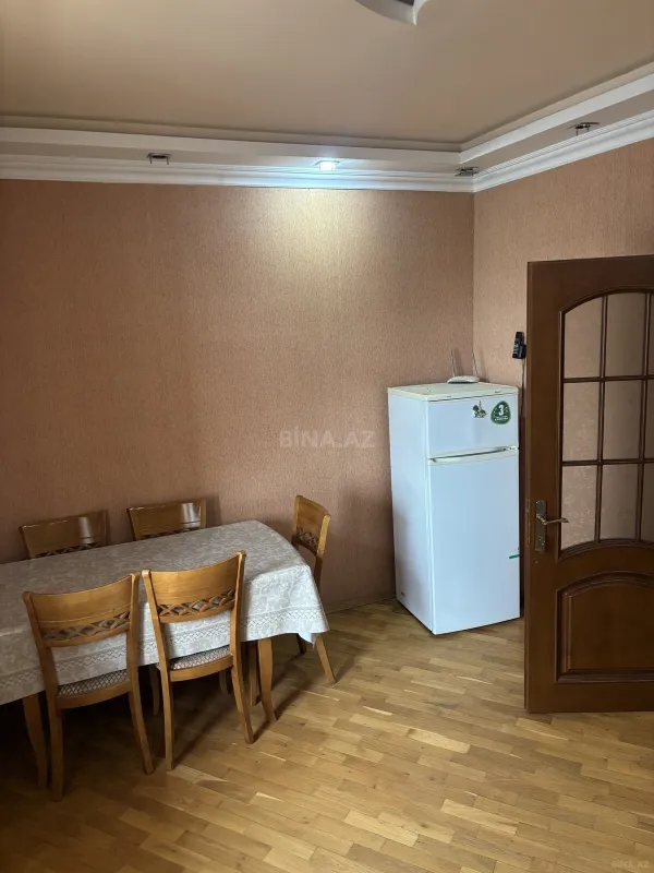 Kirayə verilir 2 otaqlı mənzil 84 m²