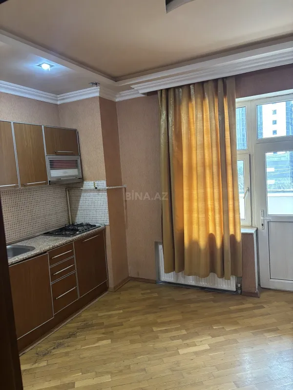 Kirayə verilir 2 otaqlı mənzil 84 m²