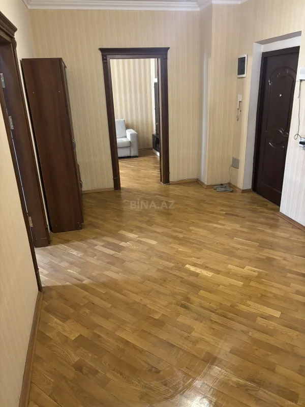 Kirayə verilir 2 otaqlı mənzil 84 m²