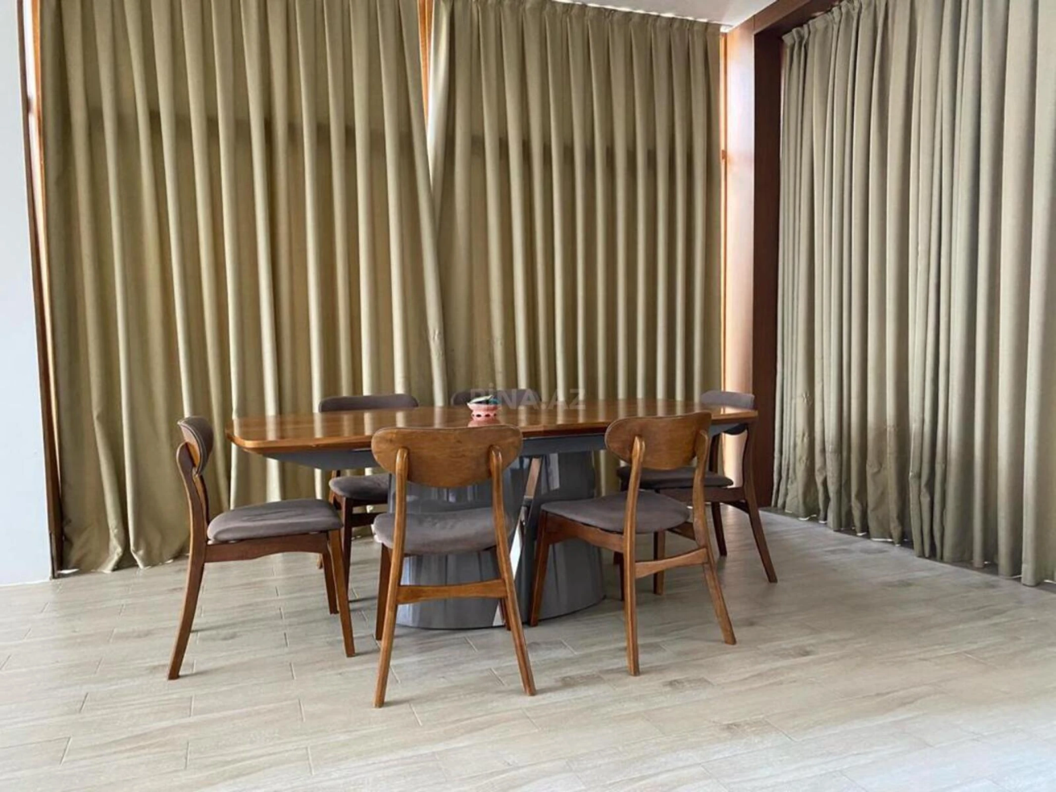 Kirayə verilir 5 otaqlı həyət evi 400 m²