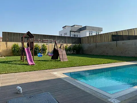 Kirayə verilir 5 otaqlı həyət evi 400 m²