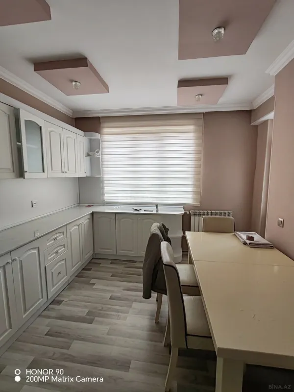Kirayə verilir 2 otaqlı mənzil 70 m²