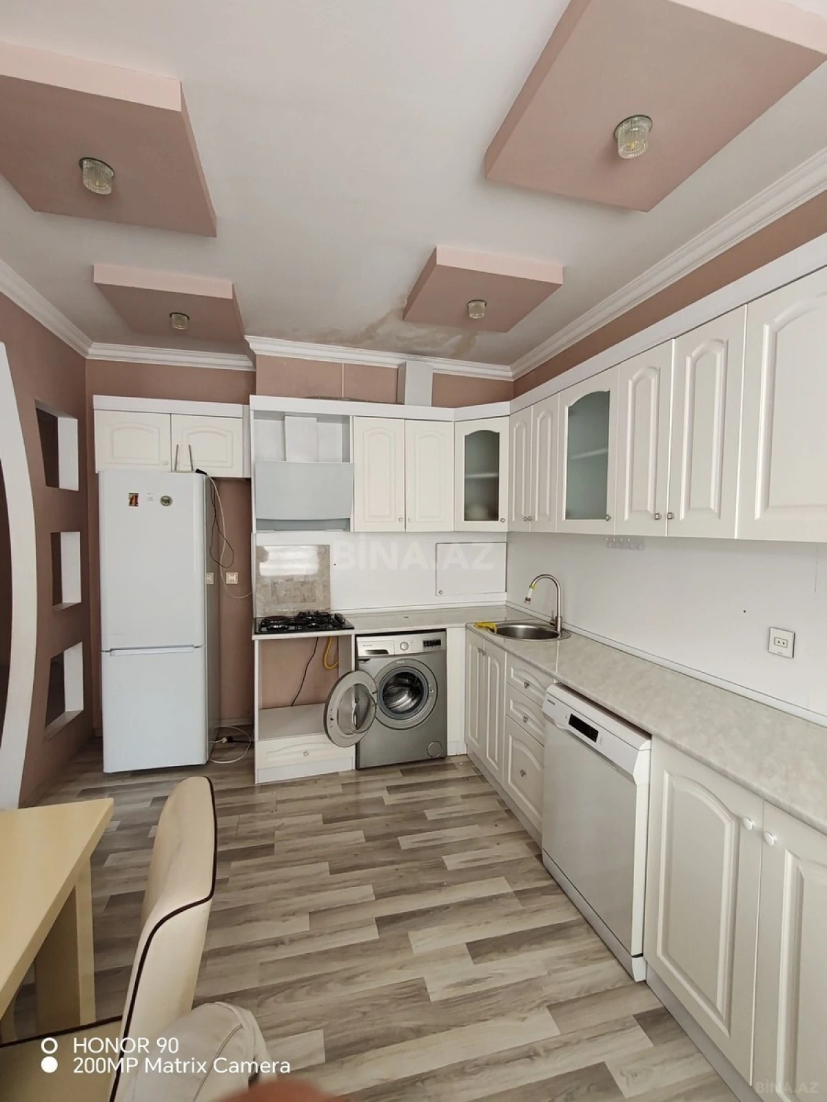 Kirayə verilir 2 otaqlı mənzil 70 m²