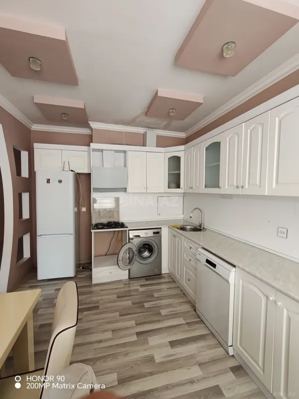 Kirayə verilir 2 otaqlı mənzil 70 m²