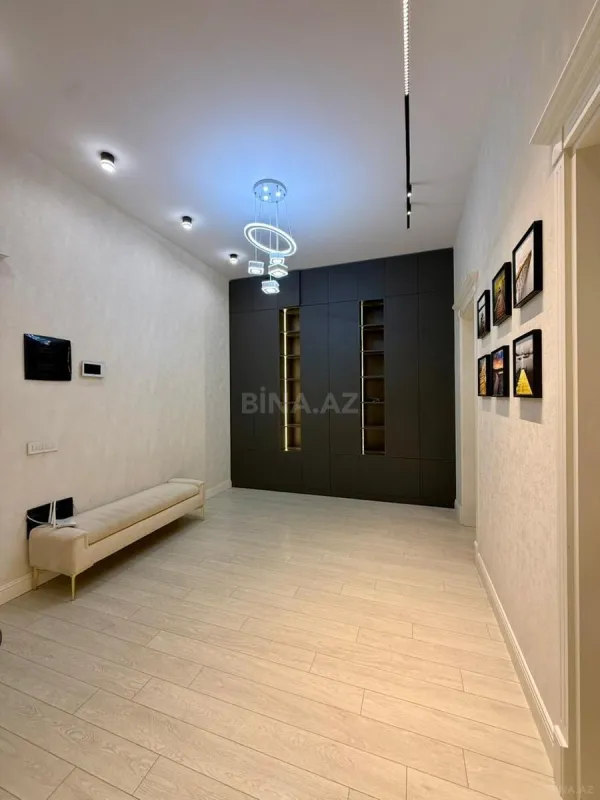 Satılır 3 otaqlı mənzil 107 m²