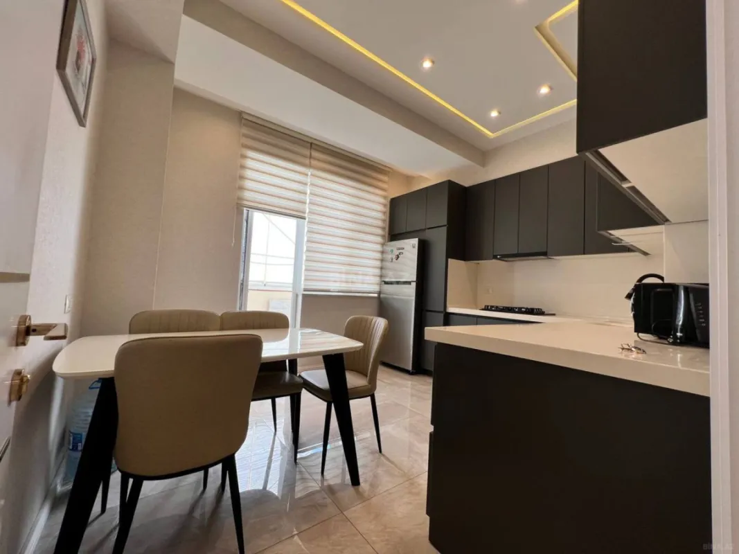 Kirayə verilir 2 otaqlı mənzil 75 m²