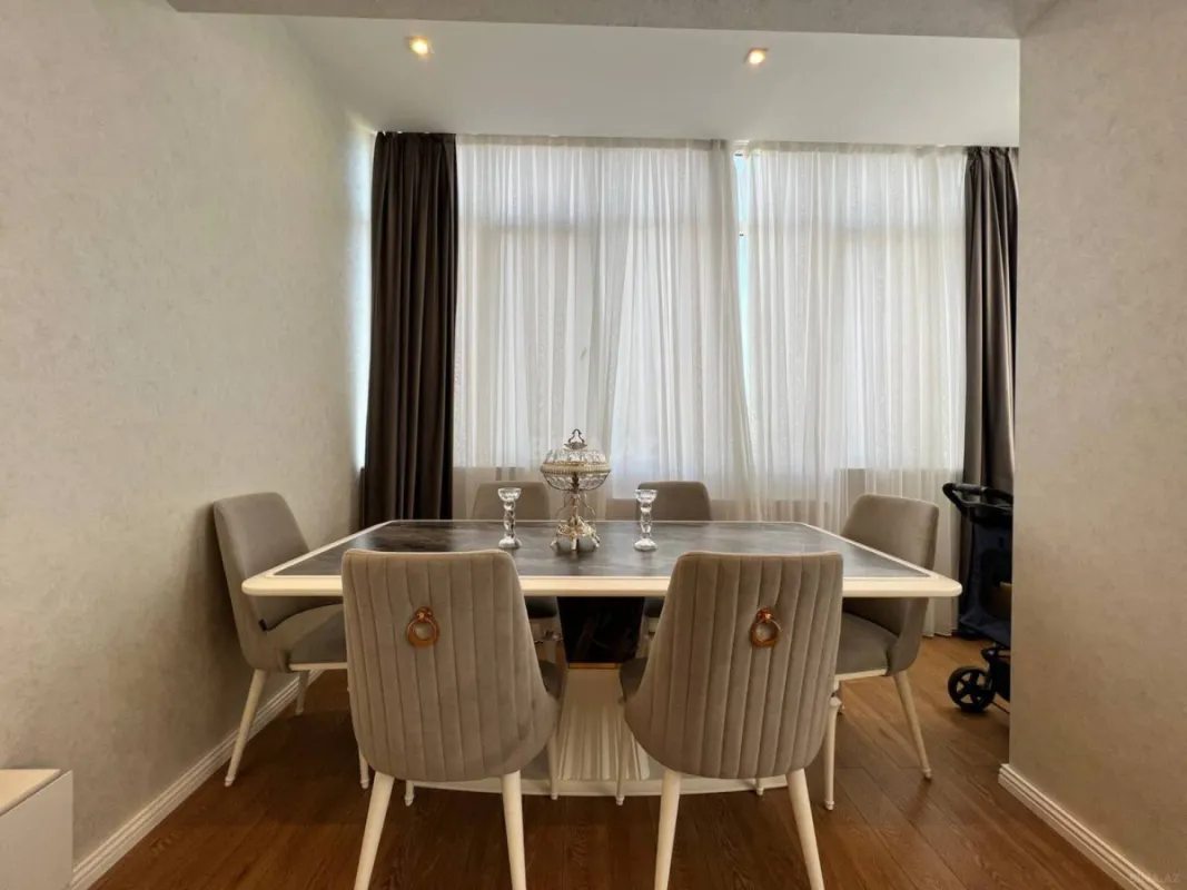 Kirayə verilir 2 otaqlı mənzil 75 m²