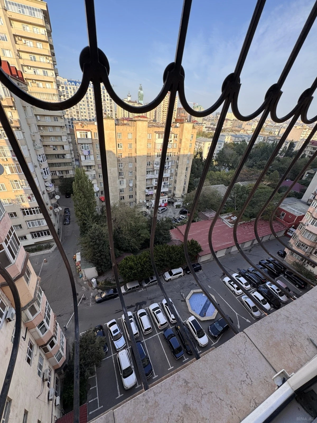 Satılır 3 otaqlı mənzil 135 m²