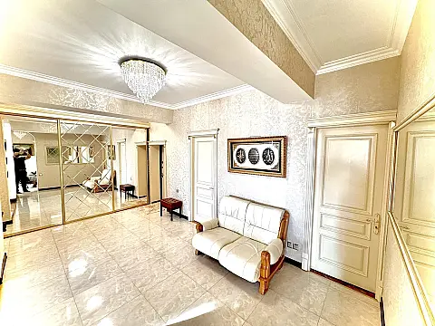 Satılır 3 otaqlı mənzil 135 m² — Bakı, Nərimanov 3 otaq 135.00 m²